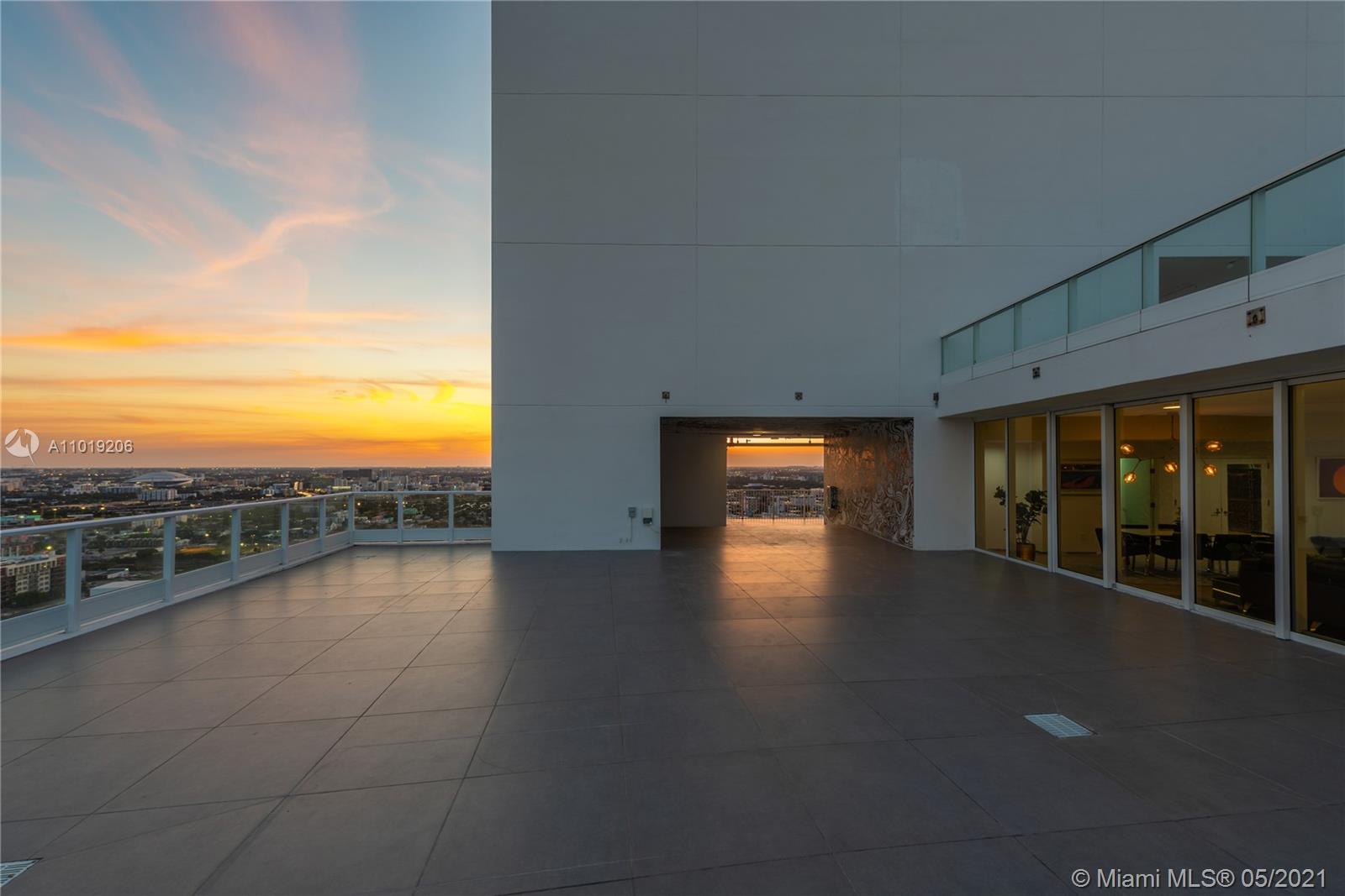 PARAMOUNT BAY CONDO - Residential