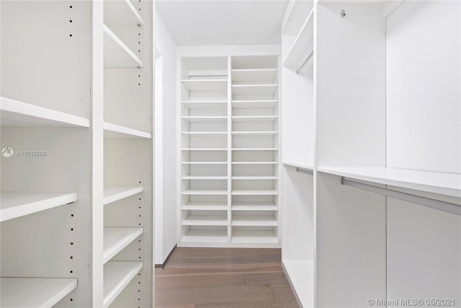 PARAMOUNT BAY CONDO - Residential