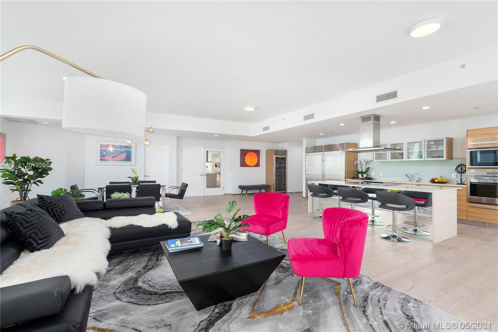 PARAMOUNT BAY CONDO - Residential