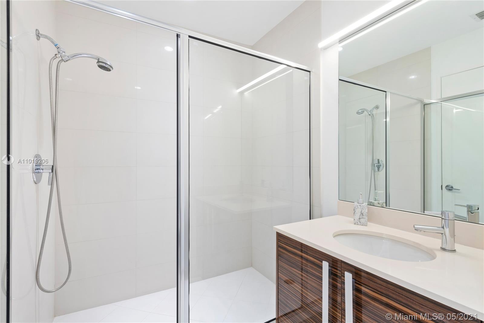 PARAMOUNT BAY CONDO - Residential