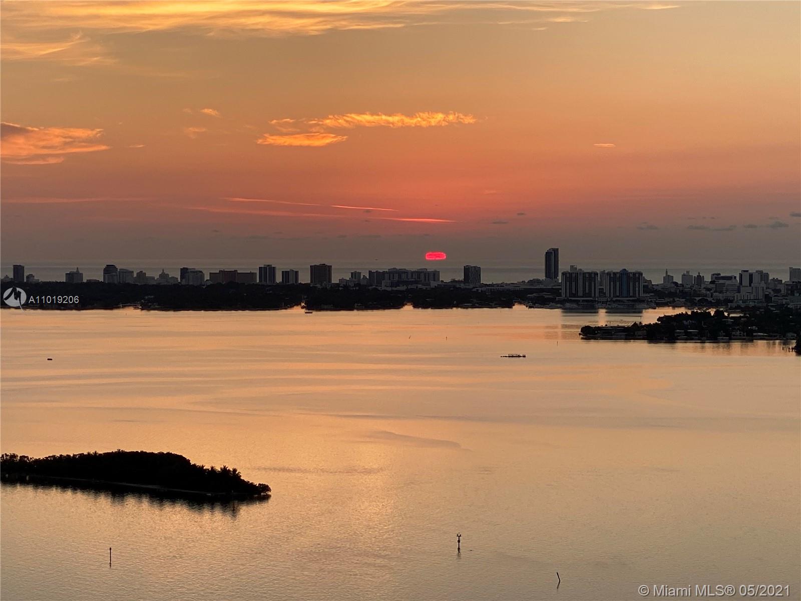 PARAMOUNT BAY CONDO - Residential