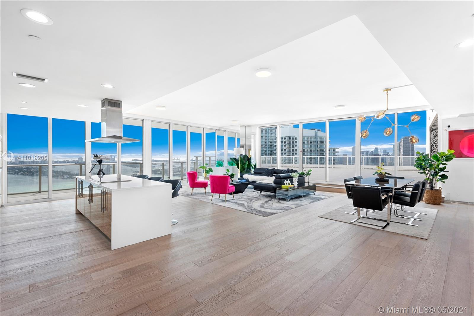 PARAMOUNT BAY CONDO - Residential