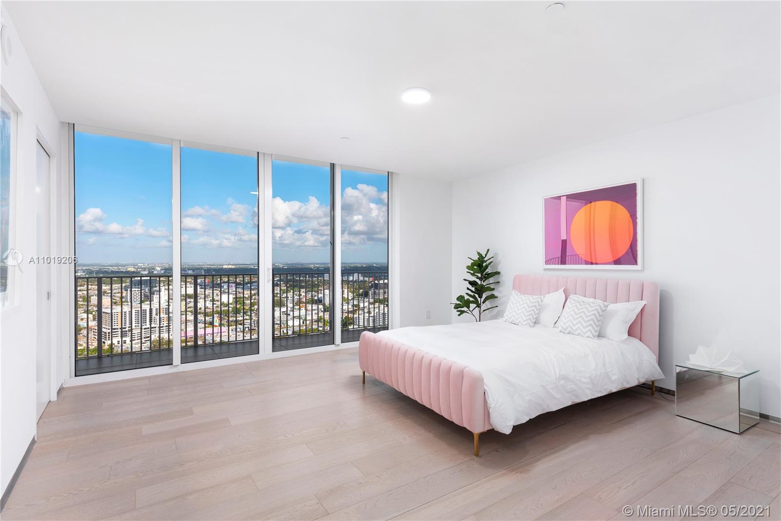 PARAMOUNT BAY CONDO - Residential