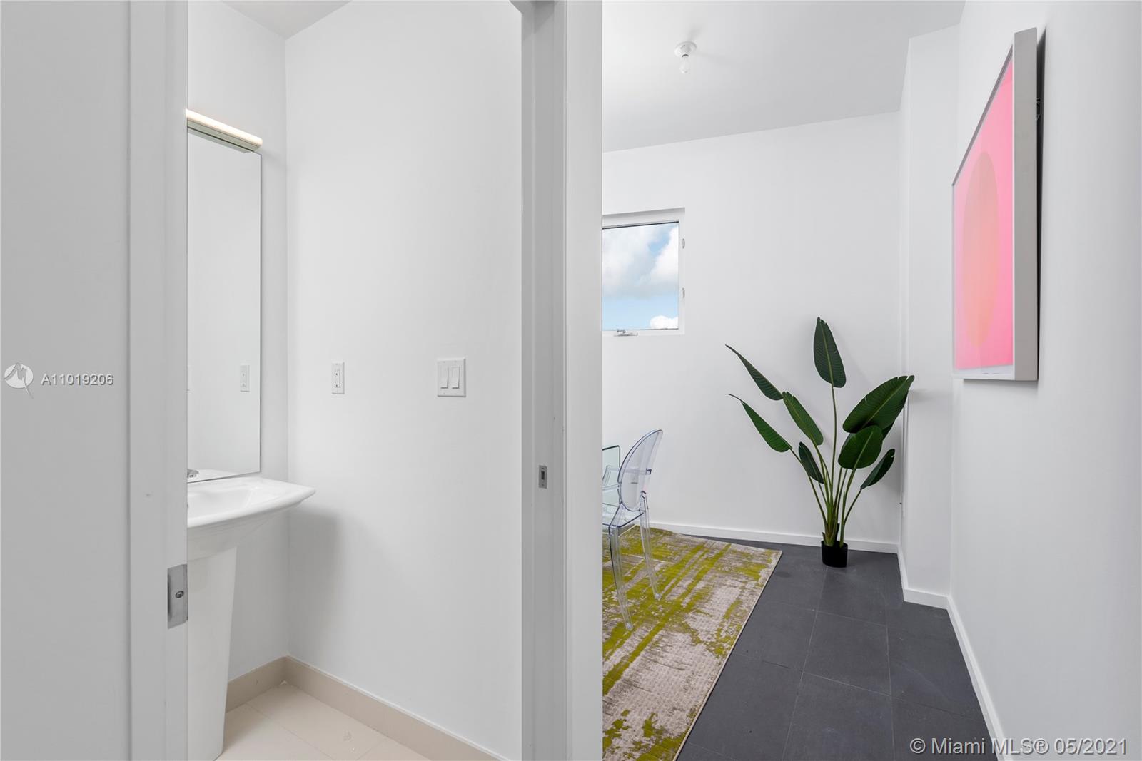 PARAMOUNT BAY CONDO - Residential