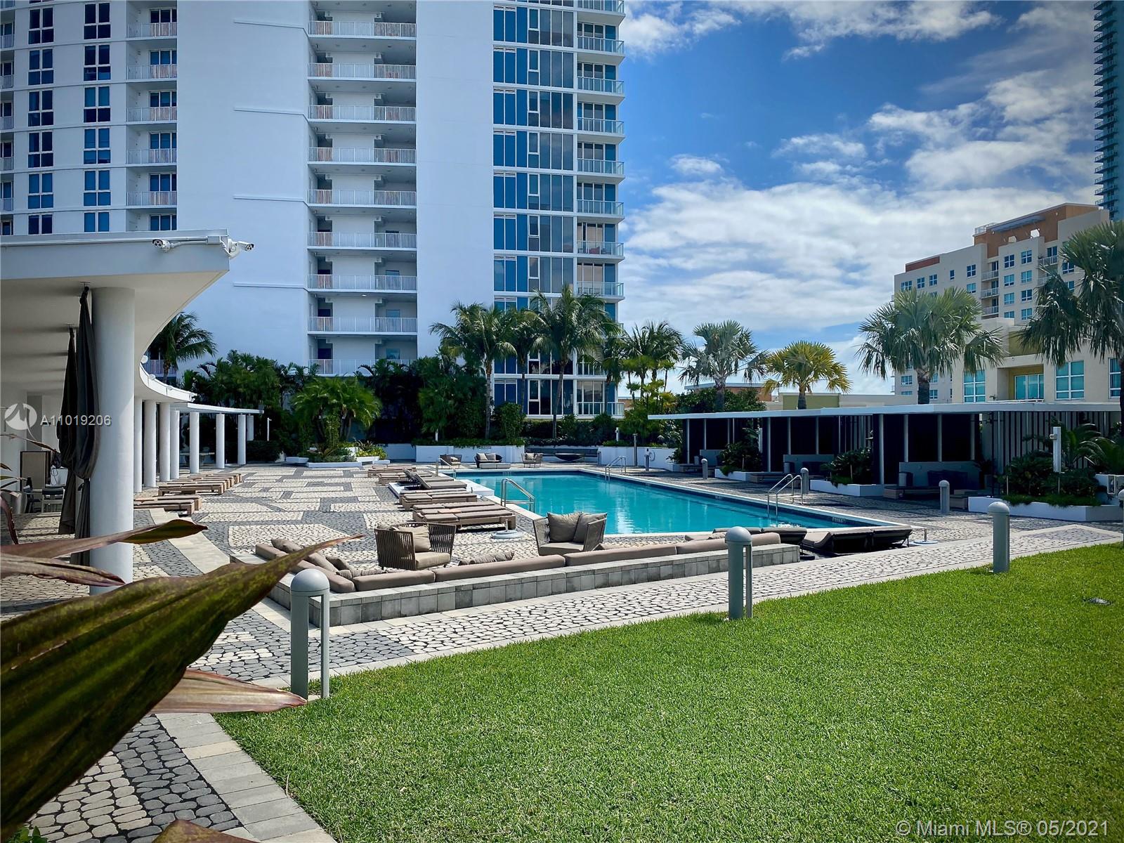 PARAMOUNT BAY CONDO - Residential