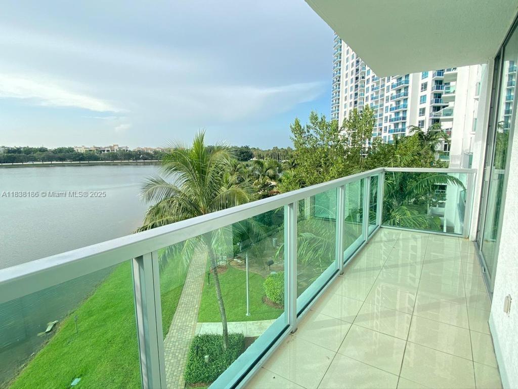 TAO SAWGRASS CONDOMINIUM - Residential