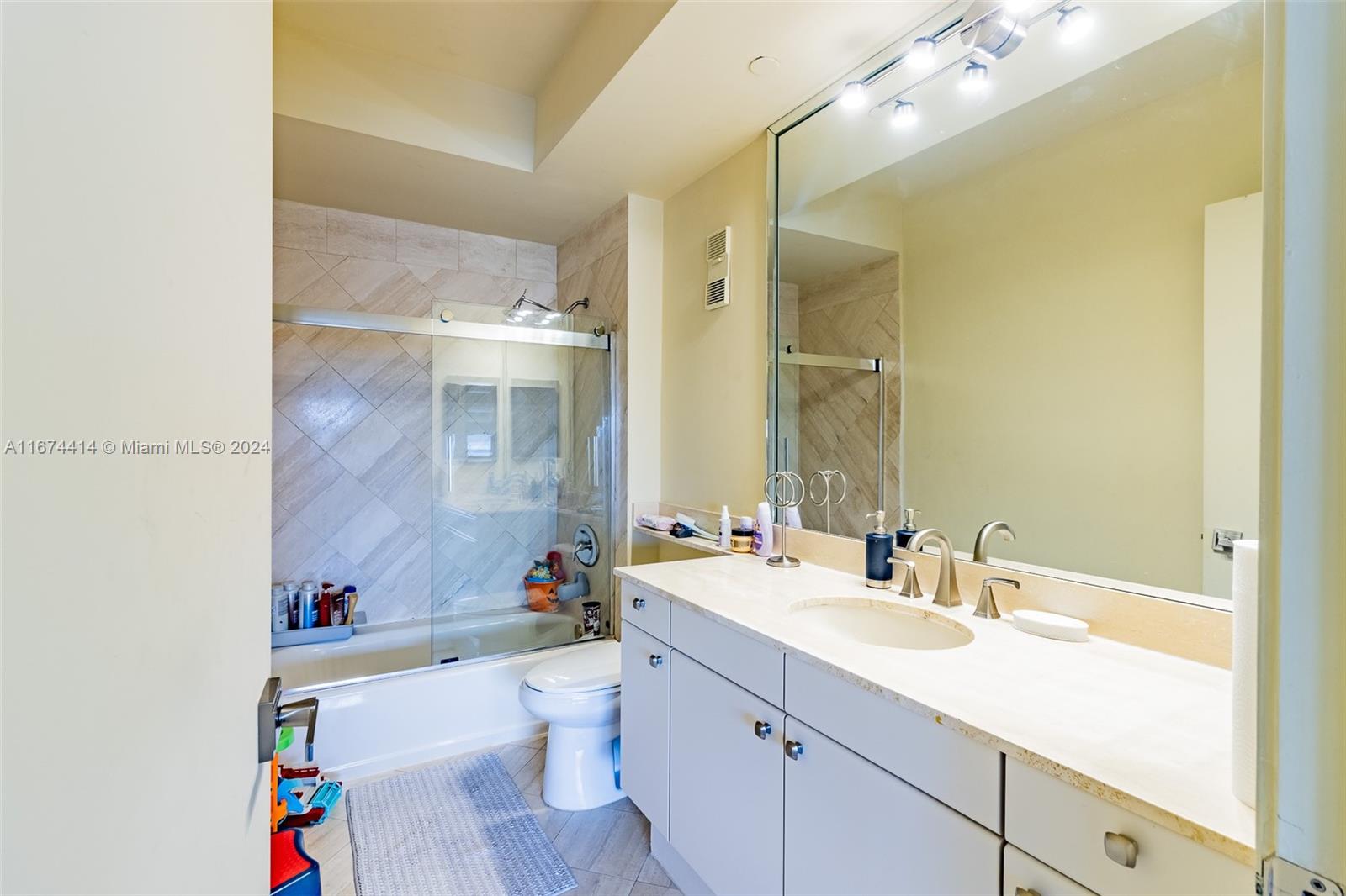 ONE ISLAND PLACE CONDO - Residential