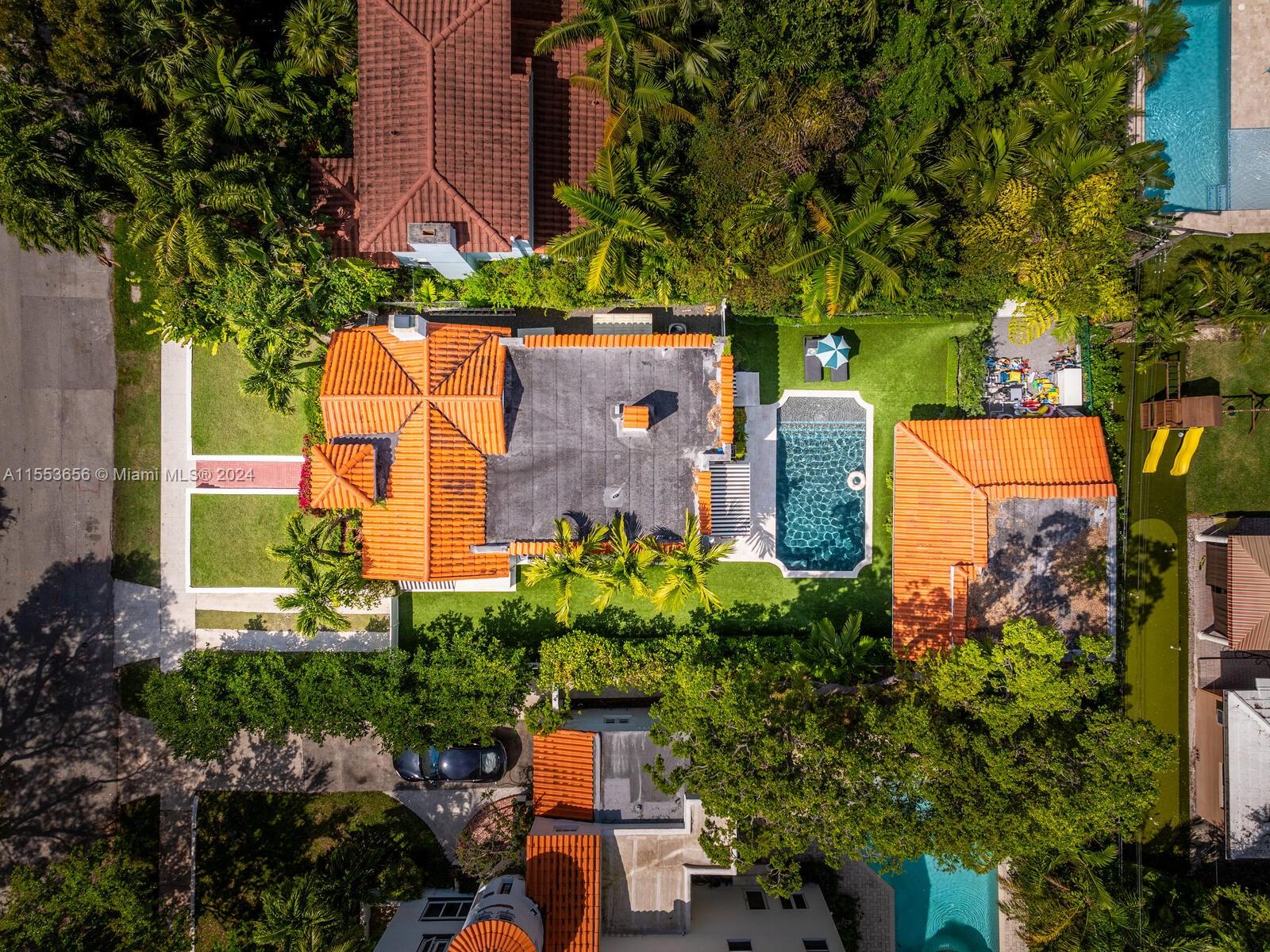 WATERSEDGE - Residential