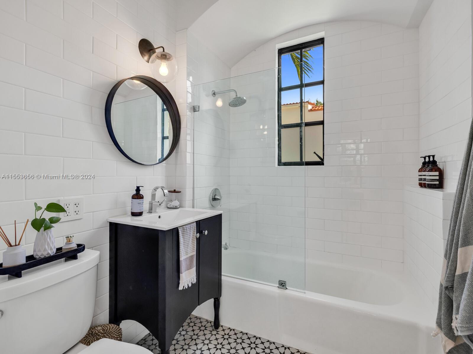 WATERSEDGE - Residential