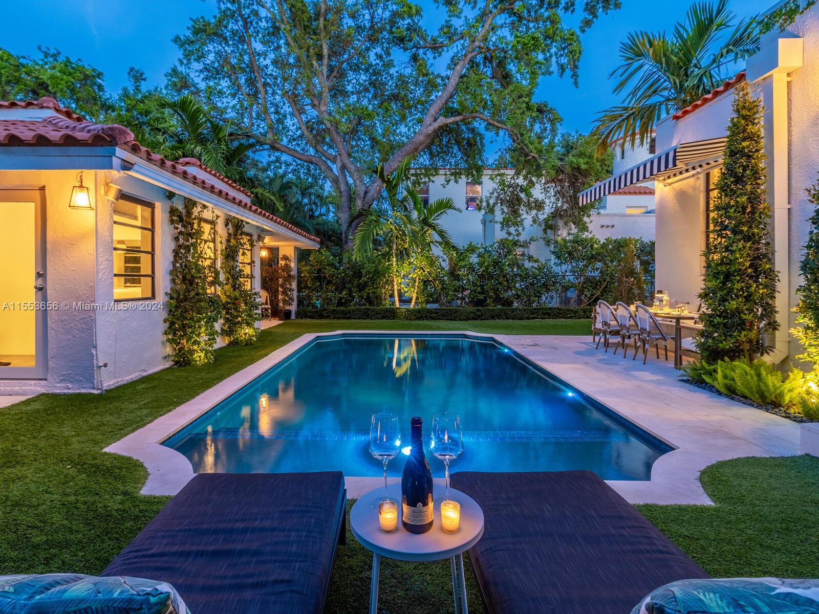 WATERSEDGE - Residential