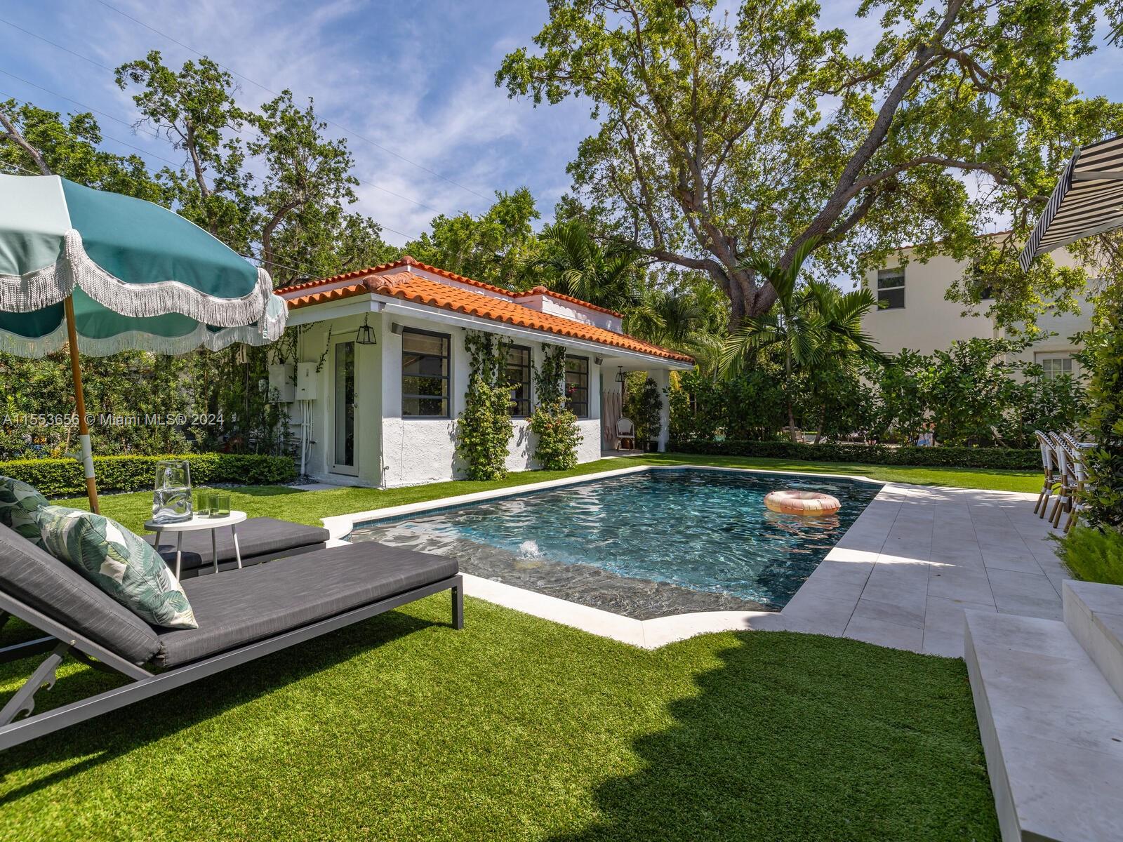 WATERSEDGE - Residential