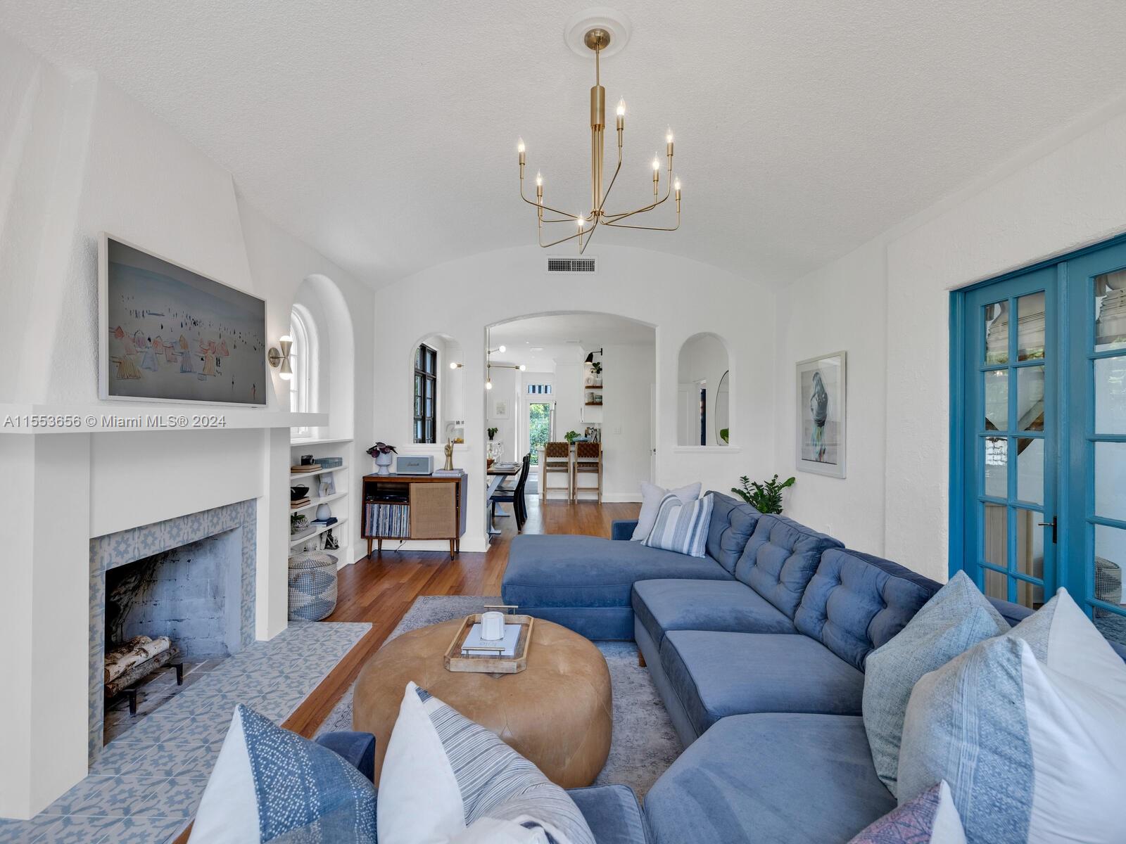 WATERSEDGE - Residential