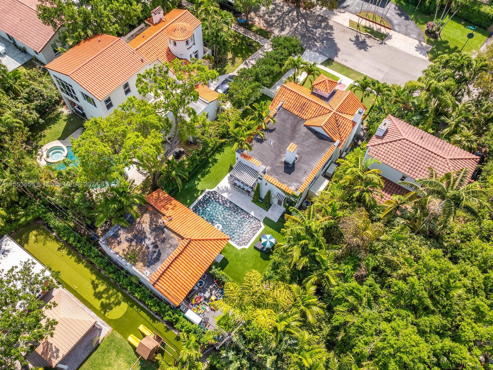 WATERSEDGE - Residential