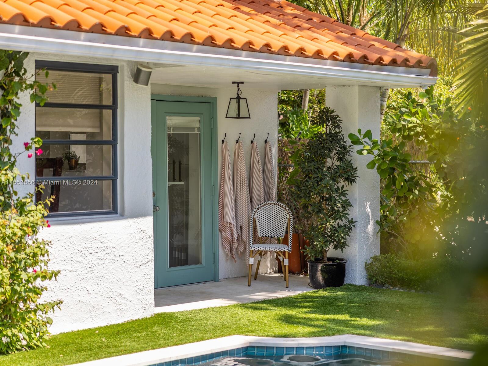 WATERSEDGE - Residential