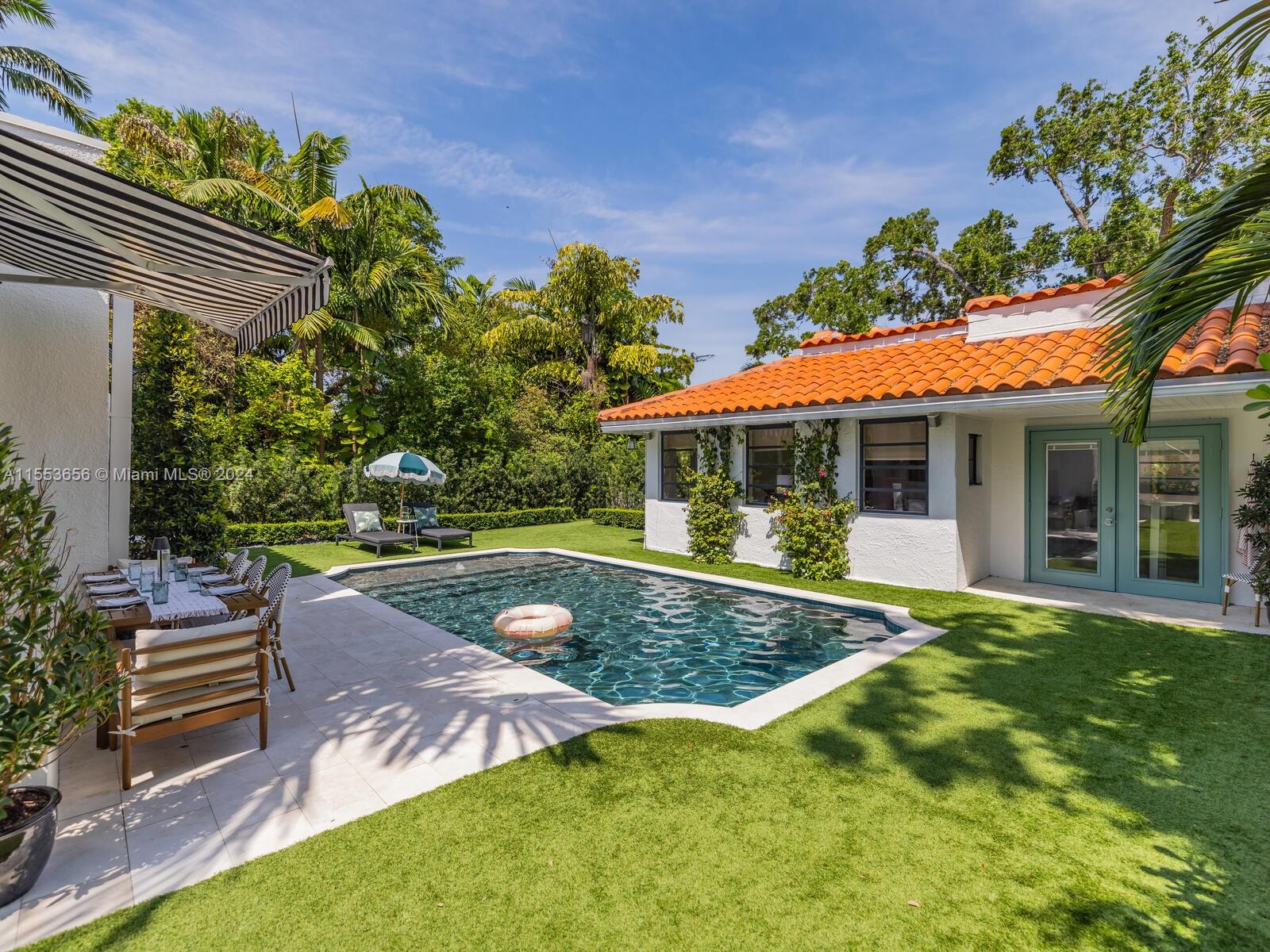 WATERSEDGE - Residential