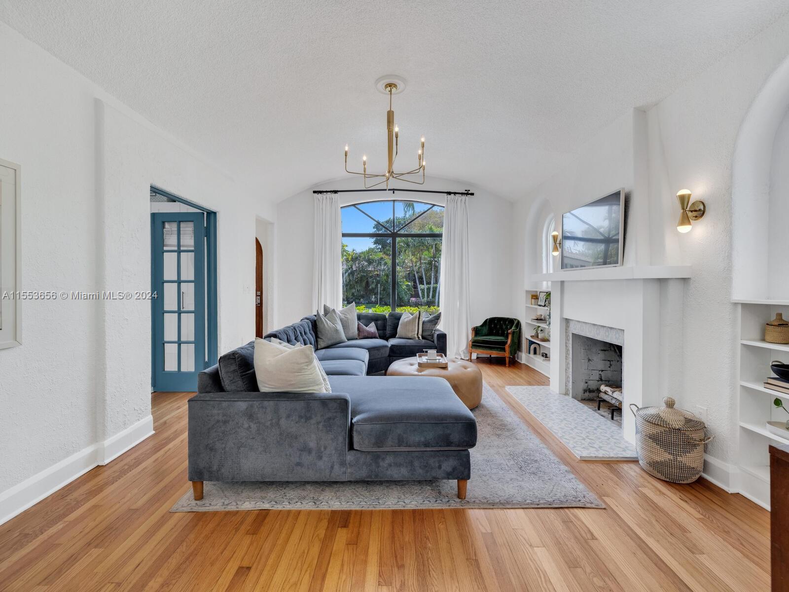 WATERSEDGE - Residential