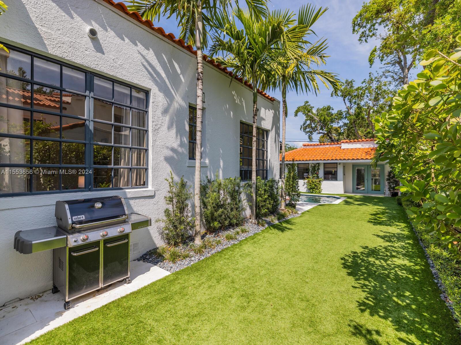 WATERSEDGE - Residential