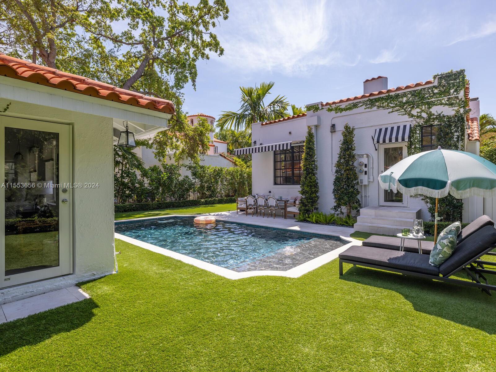 WATERSEDGE - Residential