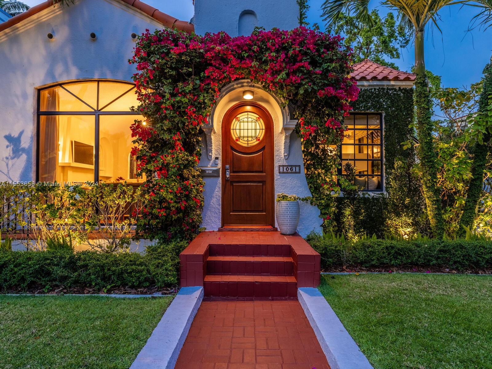 WATERSEDGE - Residential