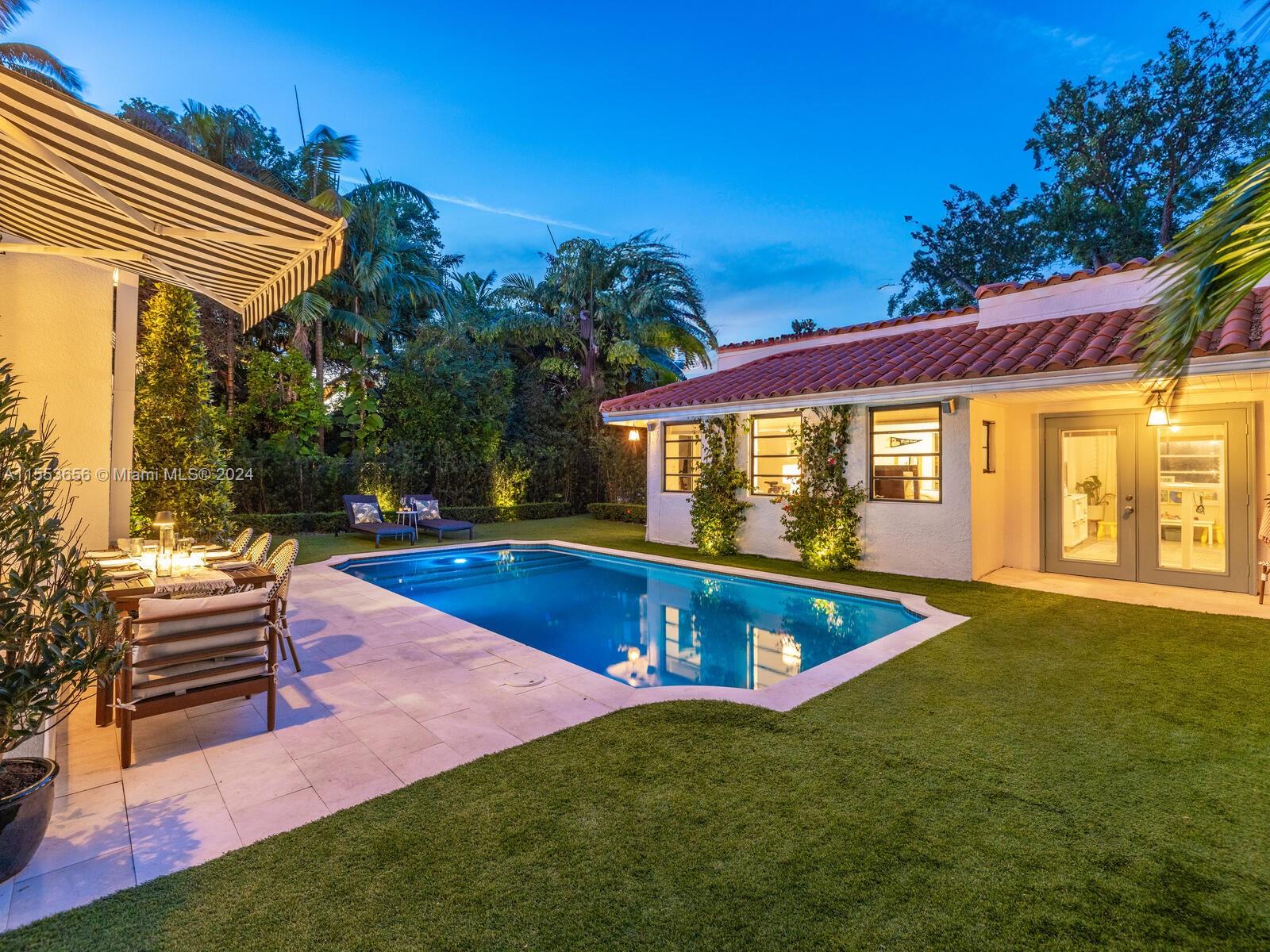 WATERSEDGE - Residential