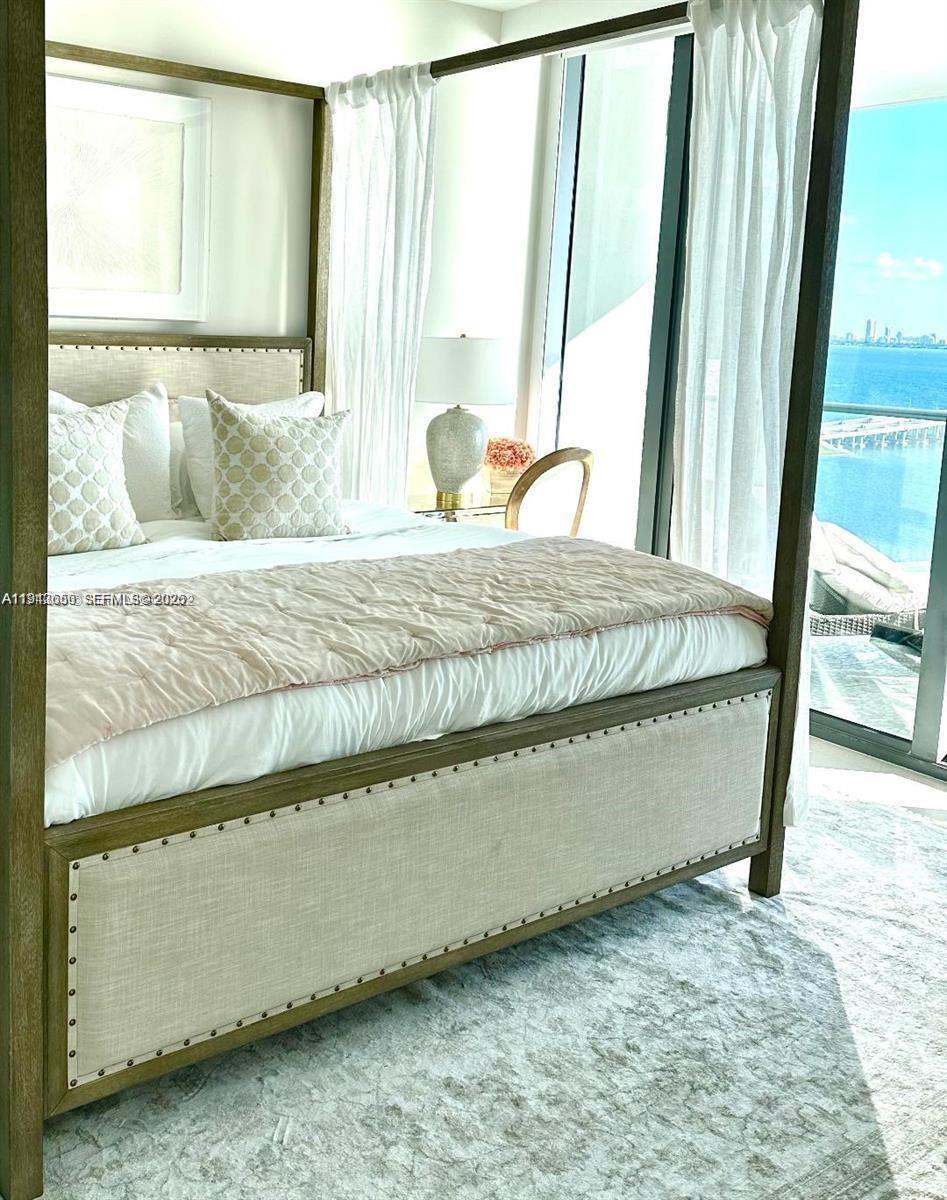 3131 NE 7th Ave 2101