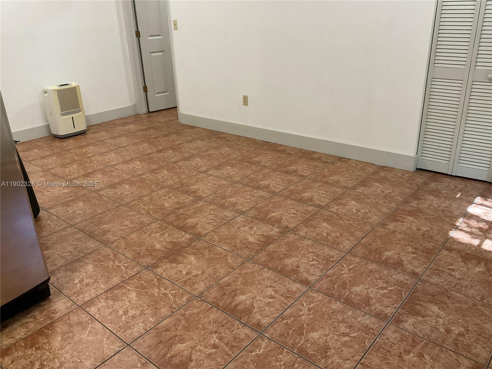 BIRD ROAD FARMSITES - Residential Lease