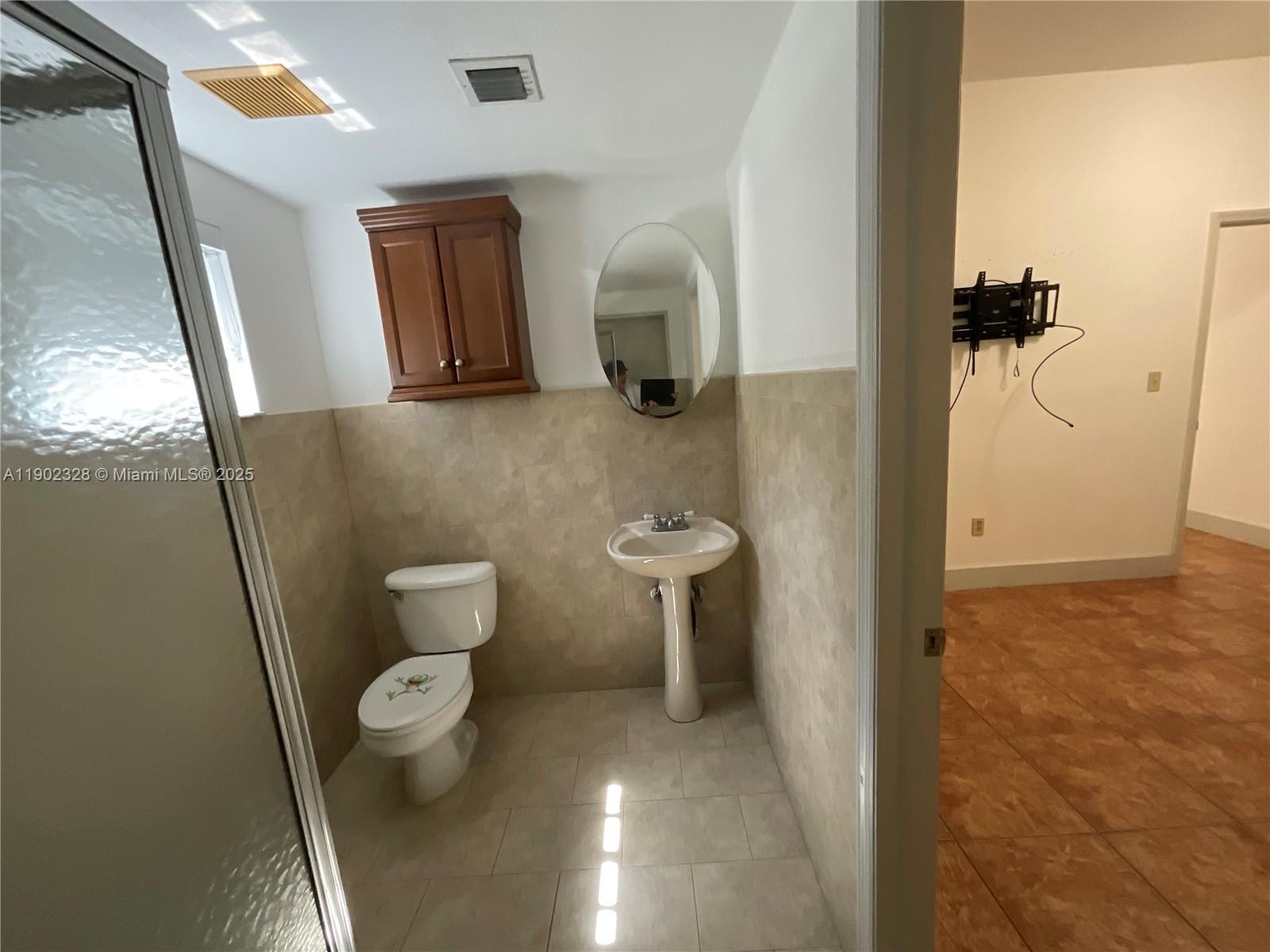 BIRD ROAD FARMSITES - Residential Lease