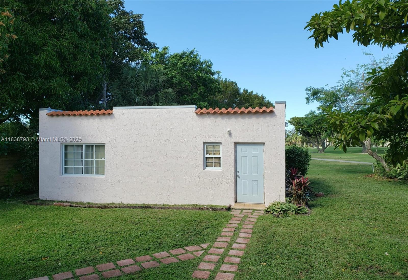 MID GOLF SUB 1ST ADDN - Residential