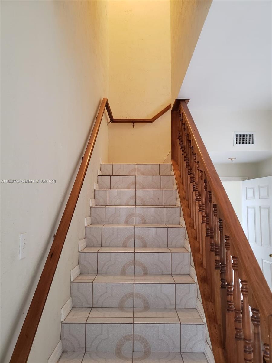 MID GOLF SUB 1ST ADDN - Residential