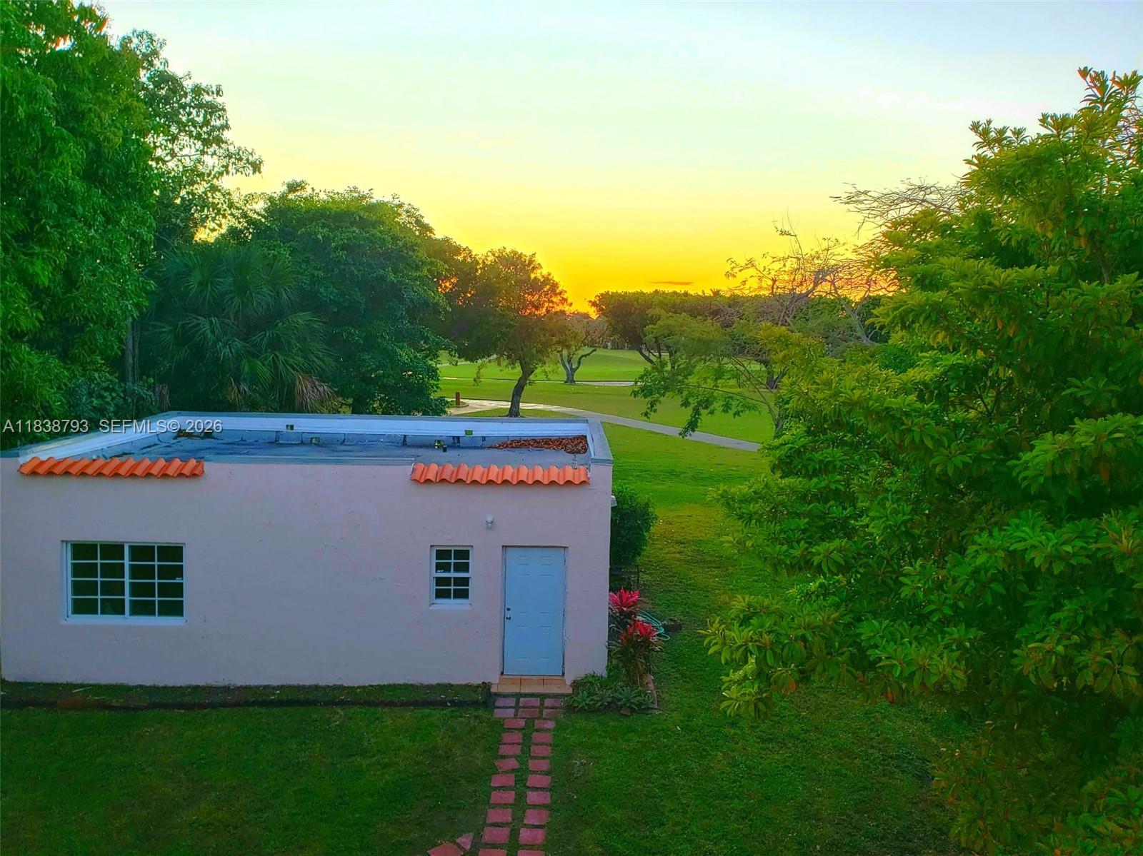 MID GOLF SUB 1ST ADDN - Residential