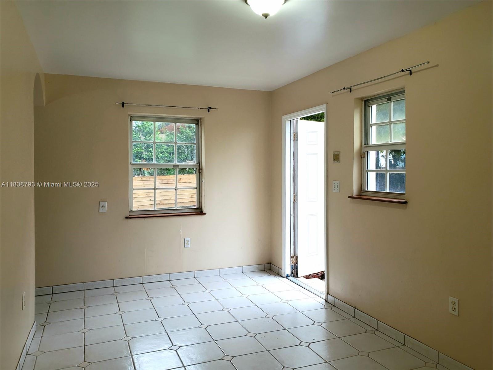 MID GOLF SUB 1ST ADDN - Residential