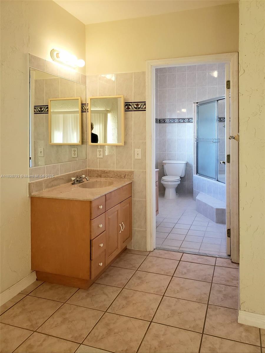 MID GOLF SUB 1ST ADDN - Residential