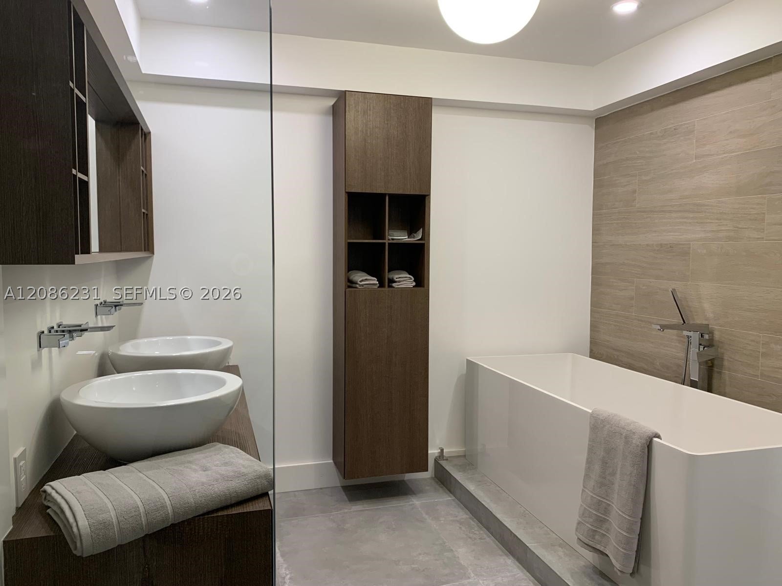 210 Sea View Dr
