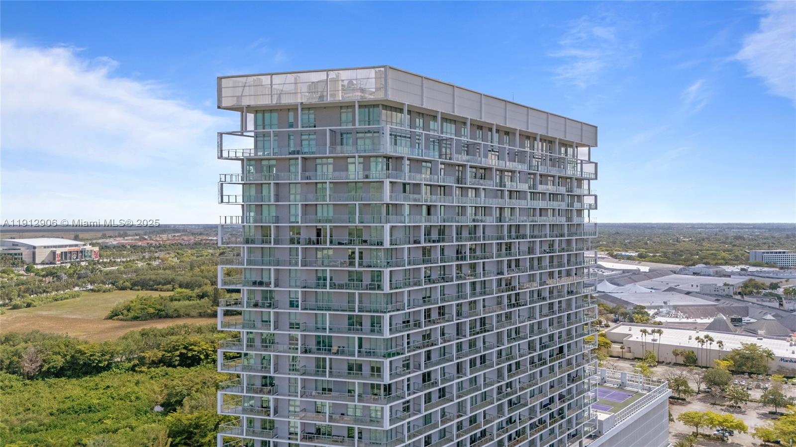 METROPICA NORTH TOWER ONE - Residential