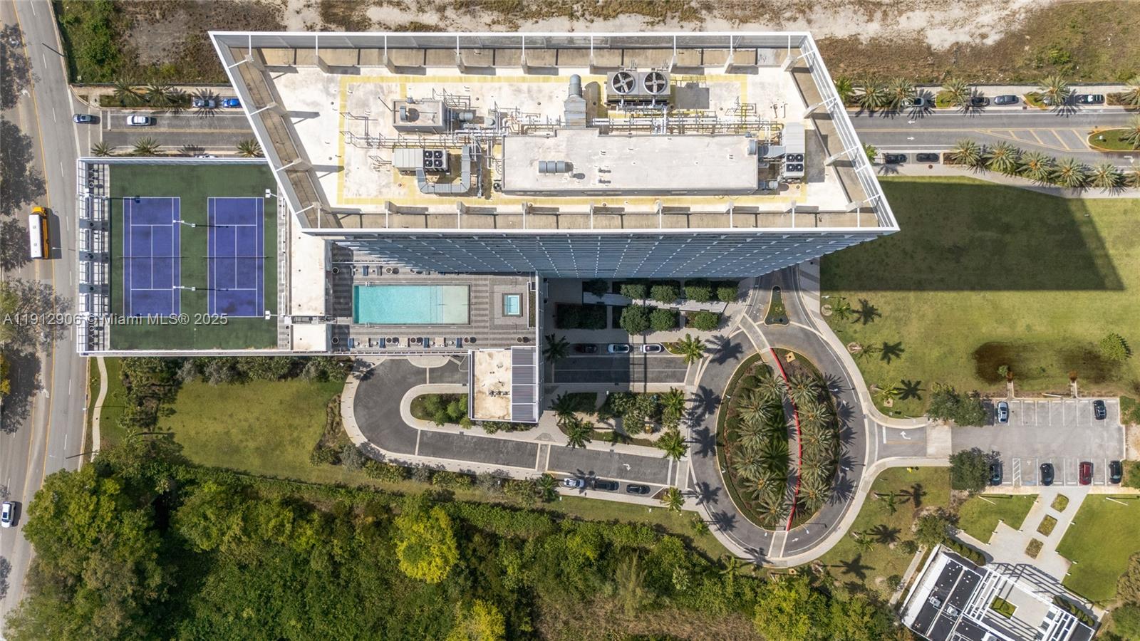 METROPICA NORTH TOWER ONE - Residential