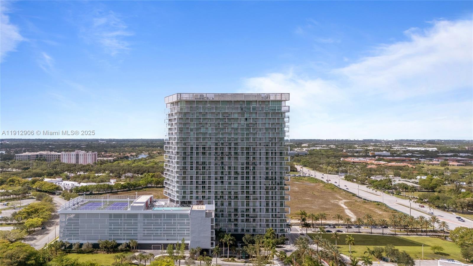 METROPICA NORTH TOWER ONE - Residential