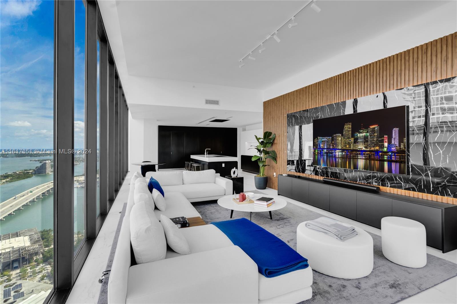 ONE THOUSAND MUSEUM CONDO - Residential