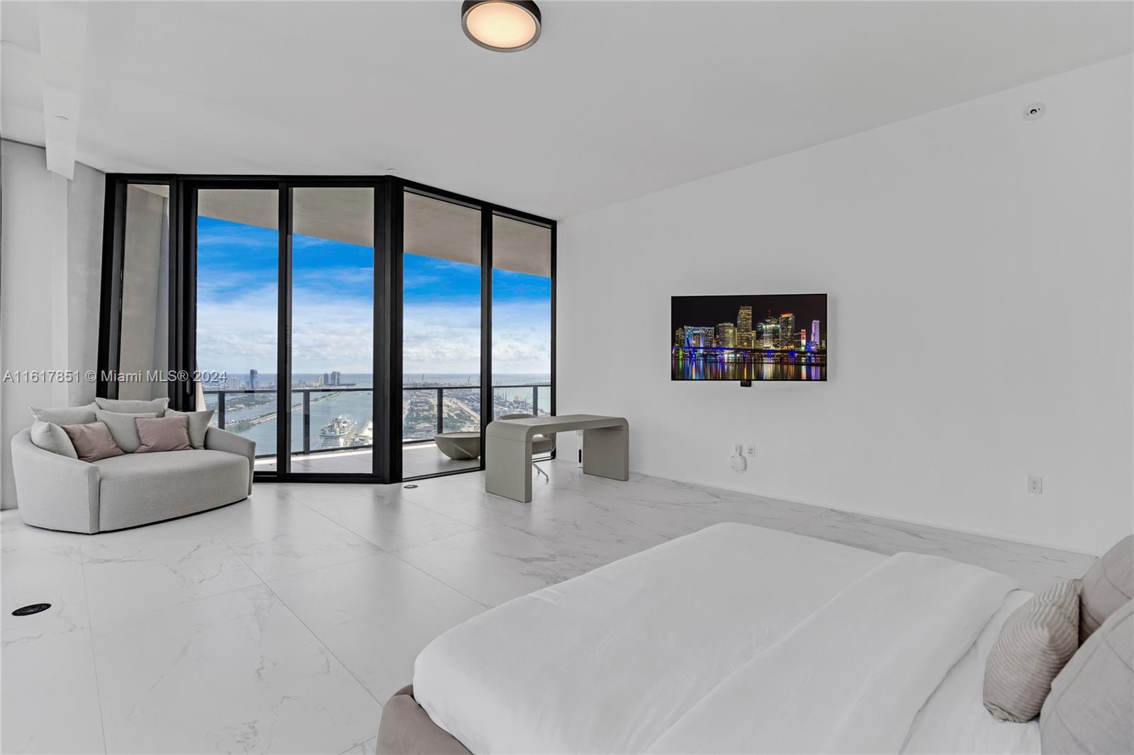 ONE THOUSAND MUSEUM CONDO - Residential