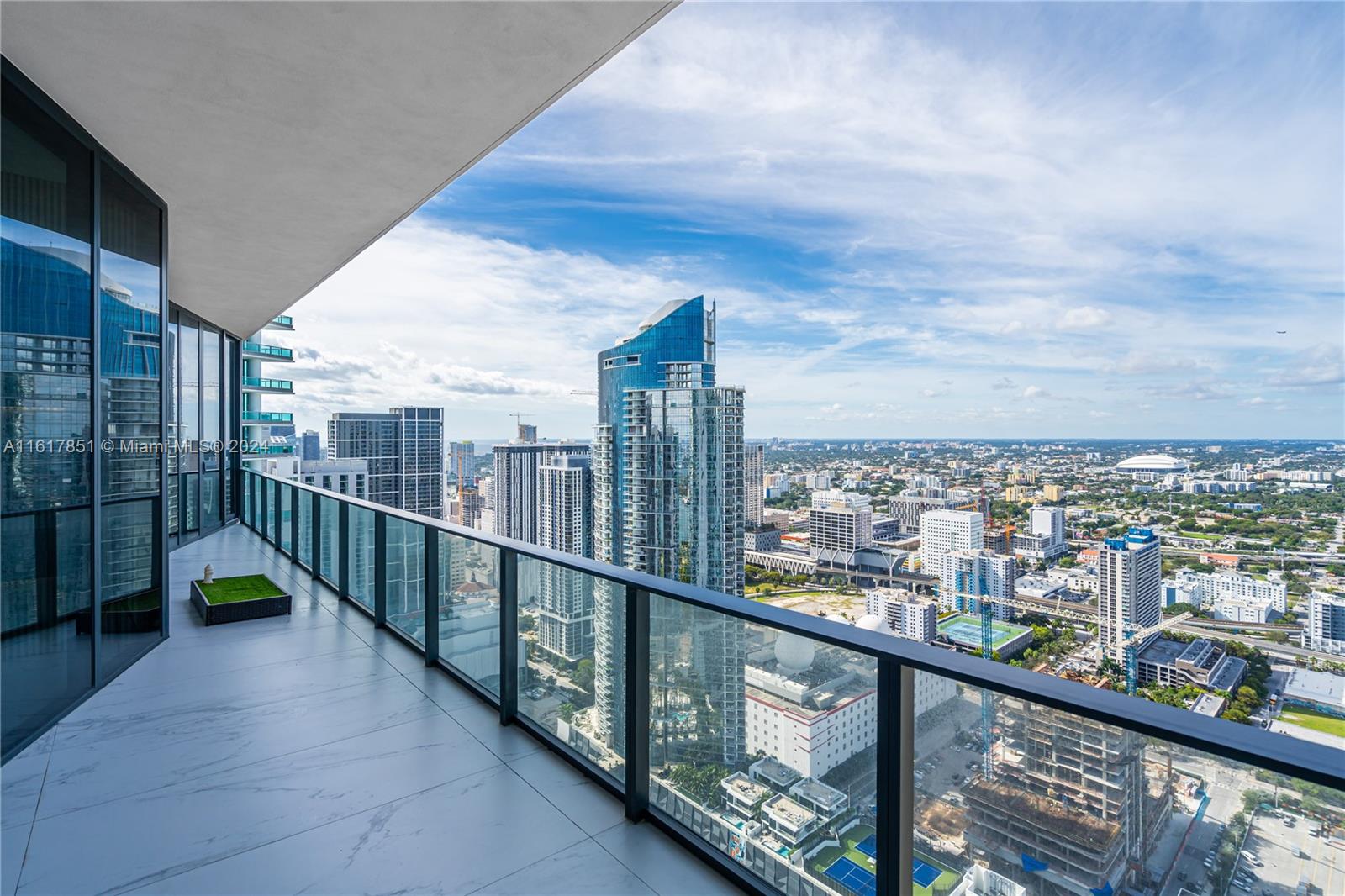 ONE THOUSAND MUSEUM CONDO - Residential