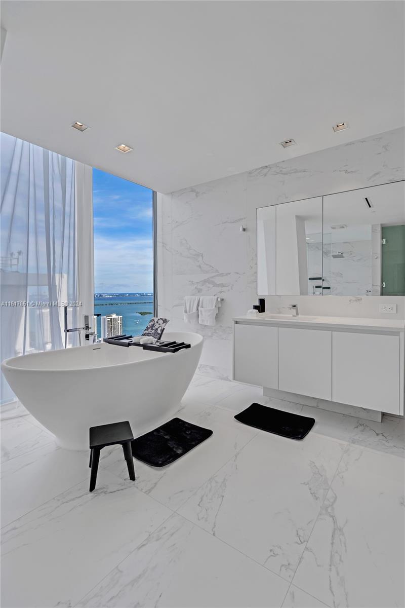 ONE THOUSAND MUSEUM CONDO - Residential