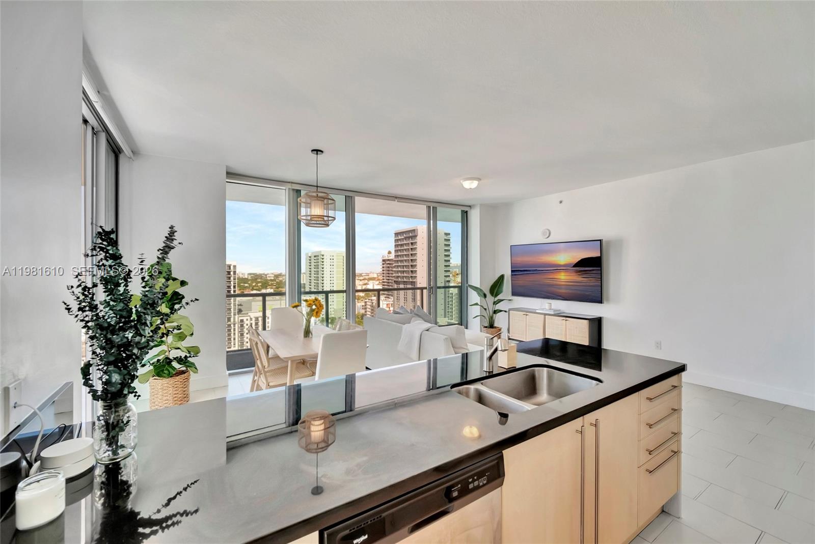 79 SW 12th St 2201-S