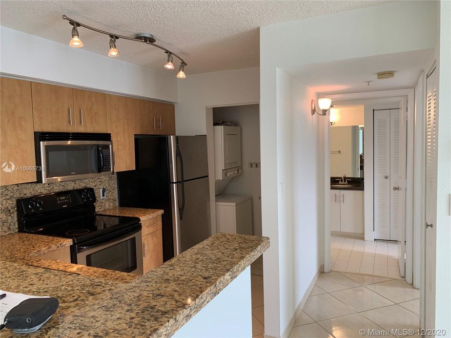 Impeccable Lake View apartment 1 BR / 1 BA Ready to move in!! Fully upgraded; SS appliances, granite countertop, wood cabinets in the kitchen. Excellent location 107 AVE and 41 ST (BEST LOCATION IN DORAL) walking distance supermarket, schools, golf, parks, restaurants & cafe. 1 parking space assigned, security patrol & pool. The city of Doral, named of the Top # 22 main cities to live well and entrepreneurship in America. Just minutes from the Miami International Airport, major freeways, National Doral Golf Club, Dolphin Mall & International Mall.