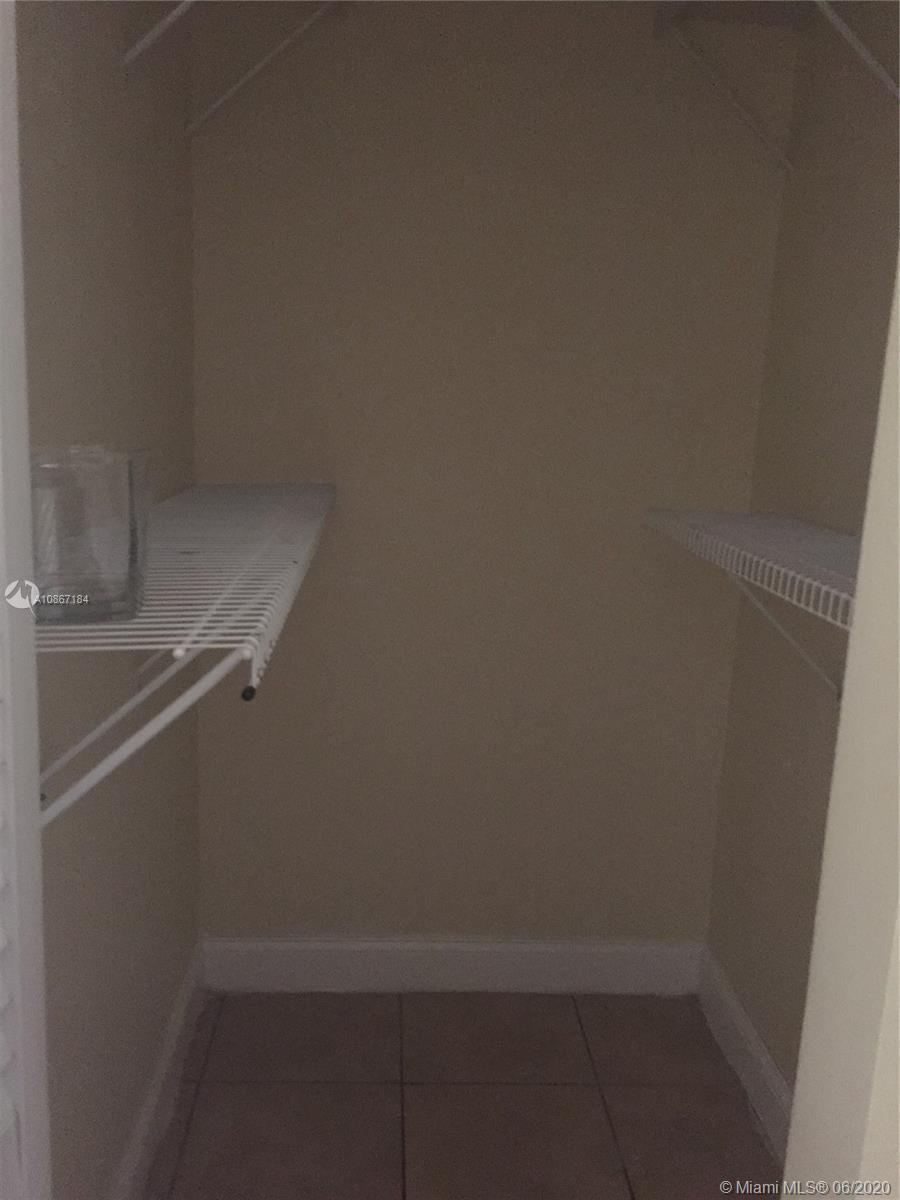 TENNIS VIEW CONDO PH I - Residential Lease