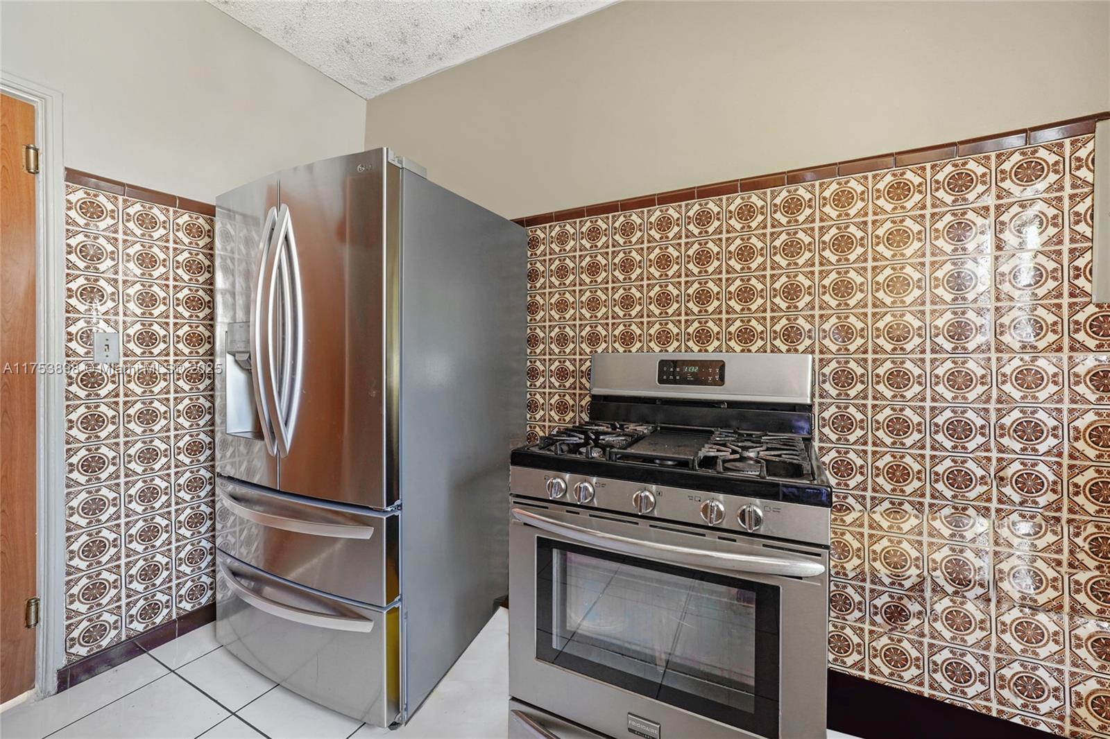 SHADOWLAWN - Residential Income