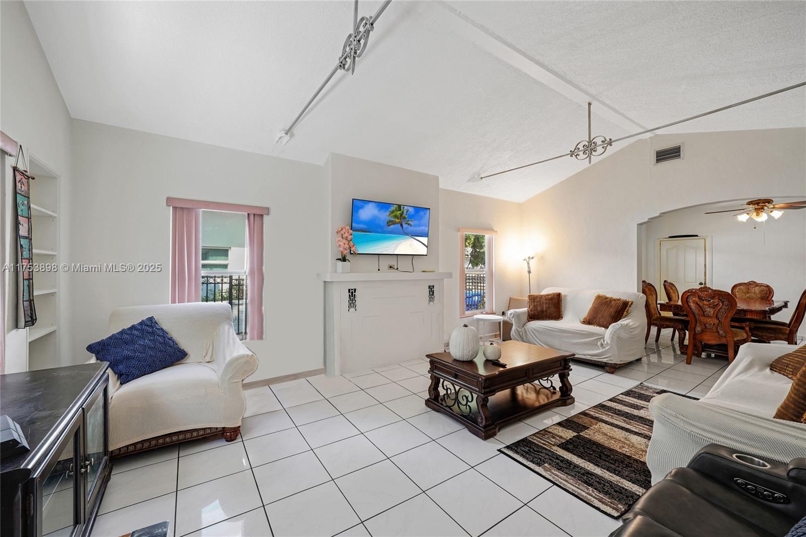 SHADOWLAWN - Residential Income