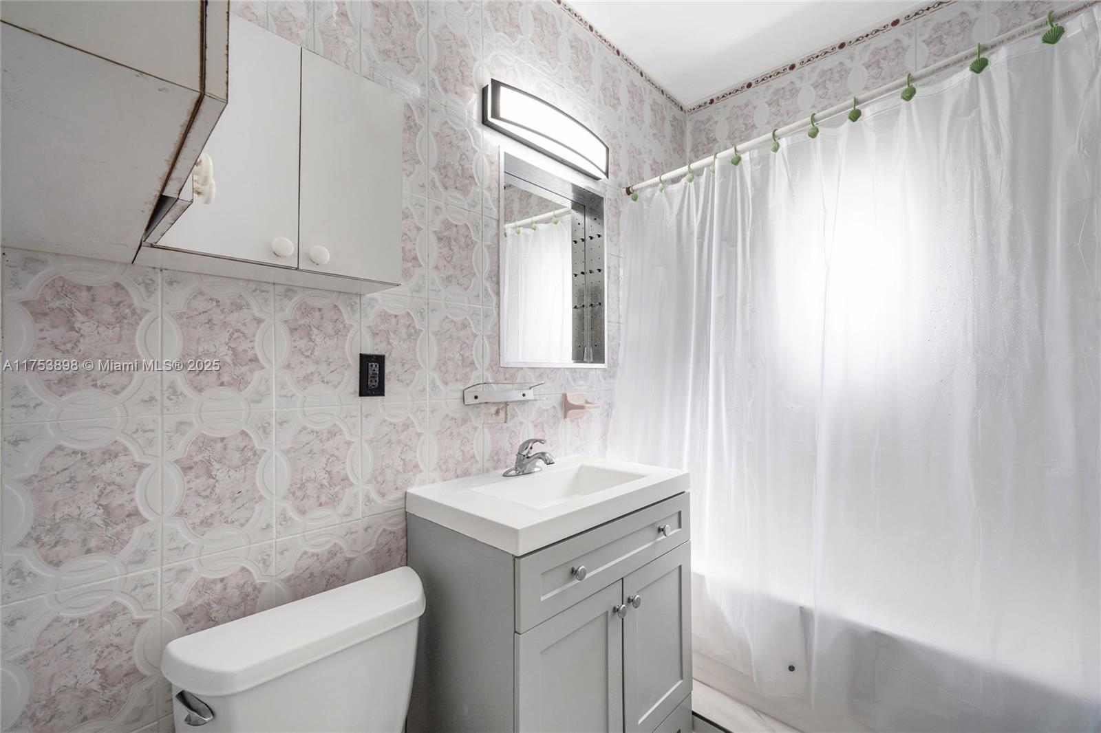 SHADOWLAWN - Residential Income