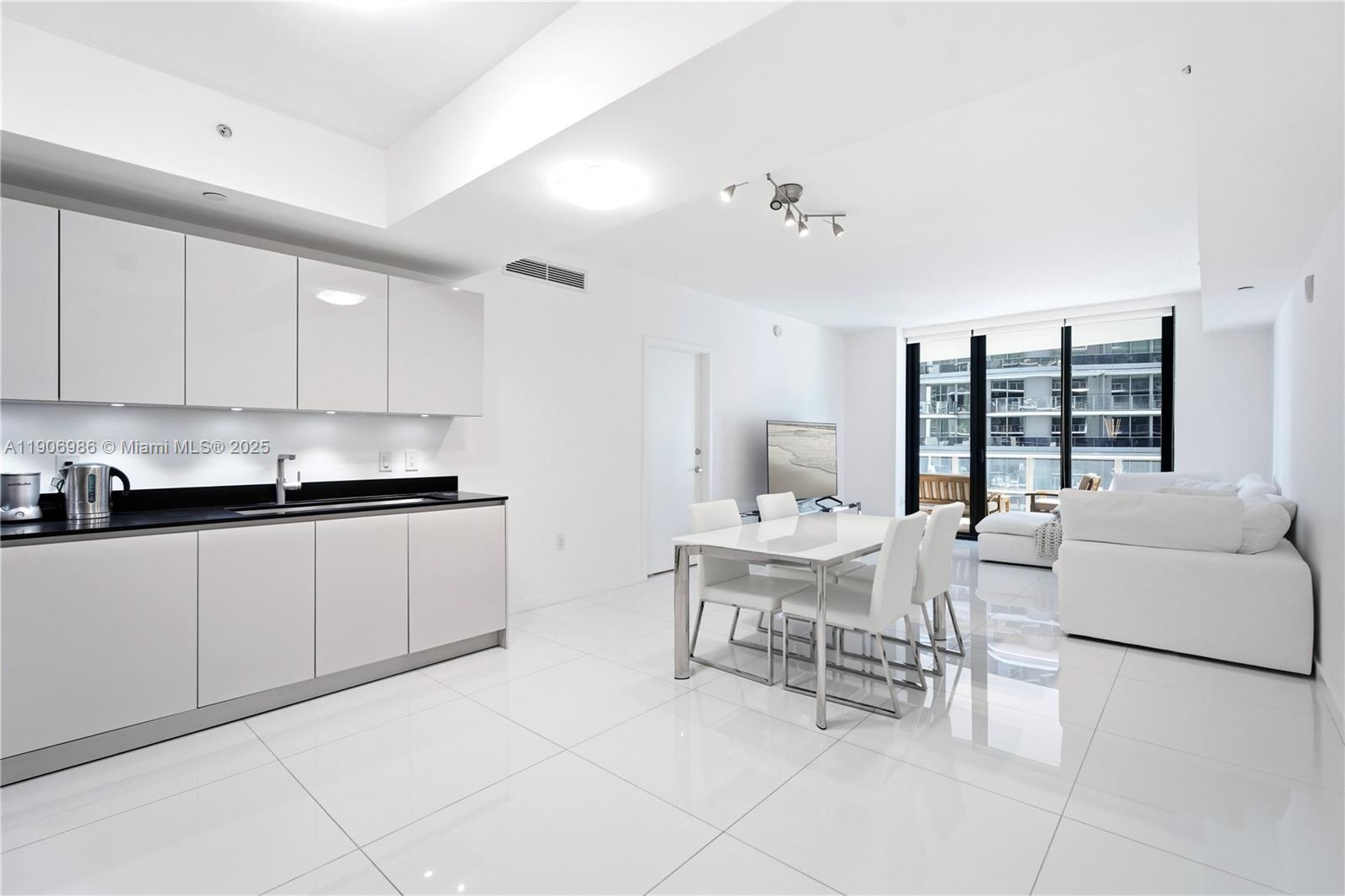 1010 BRICKELL CONDO - Residential