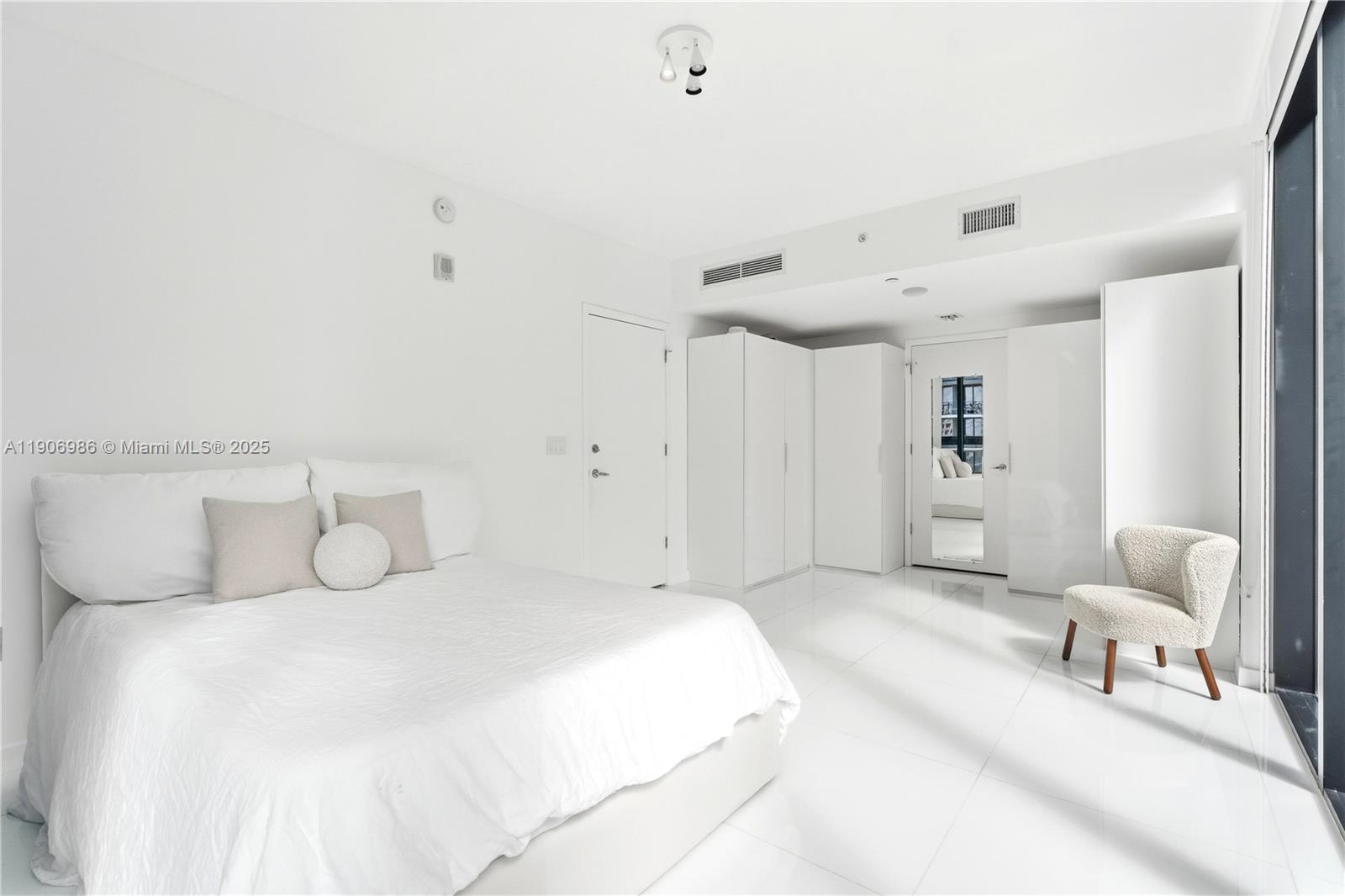 1010 BRICKELL CONDO - Residential