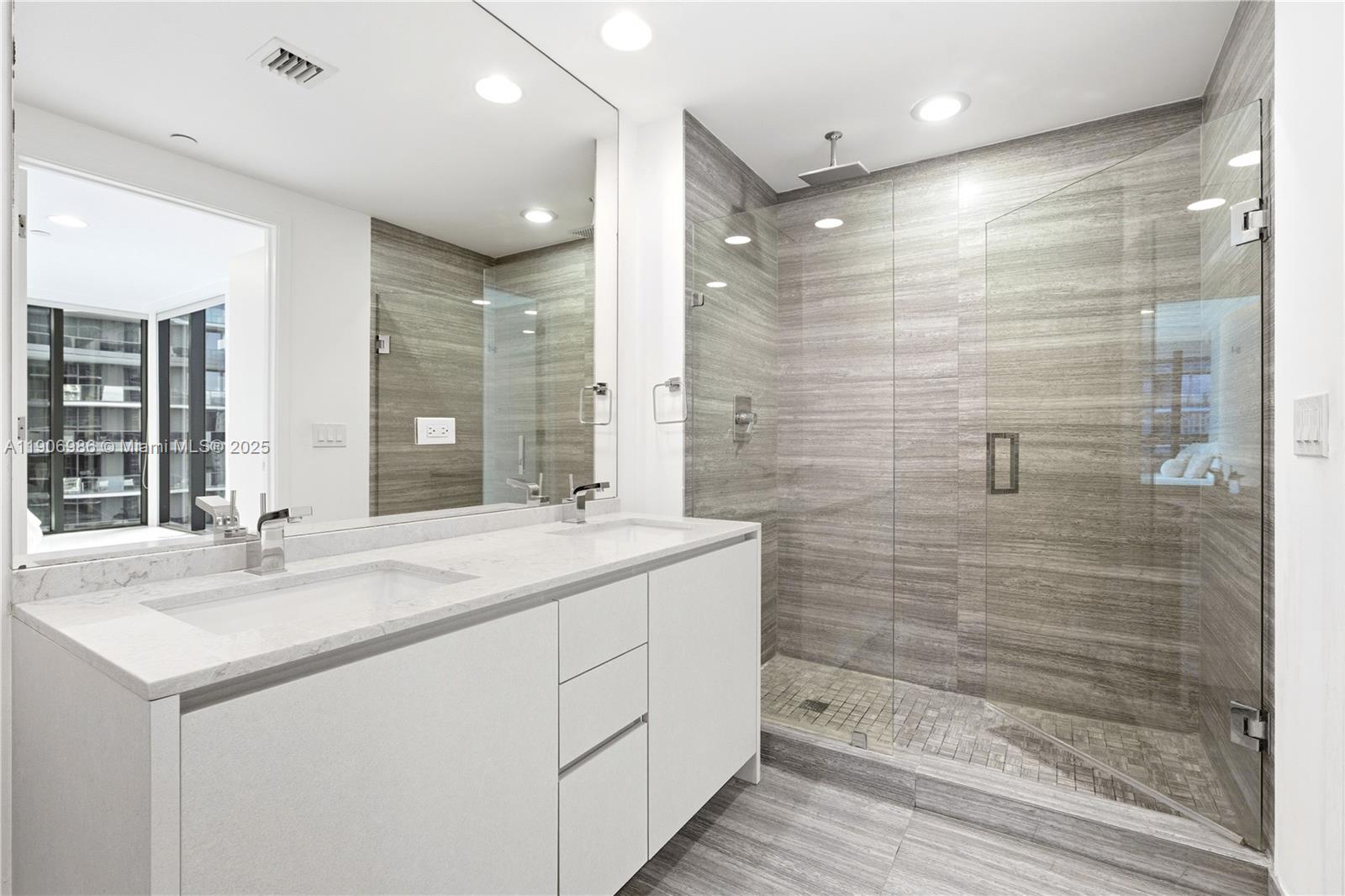 1010 BRICKELL CONDO - Residential