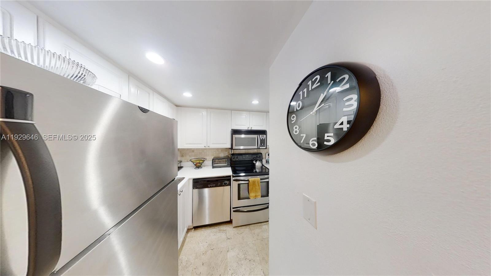 SOUTH BAY CLUB CONDO - Residential Lease